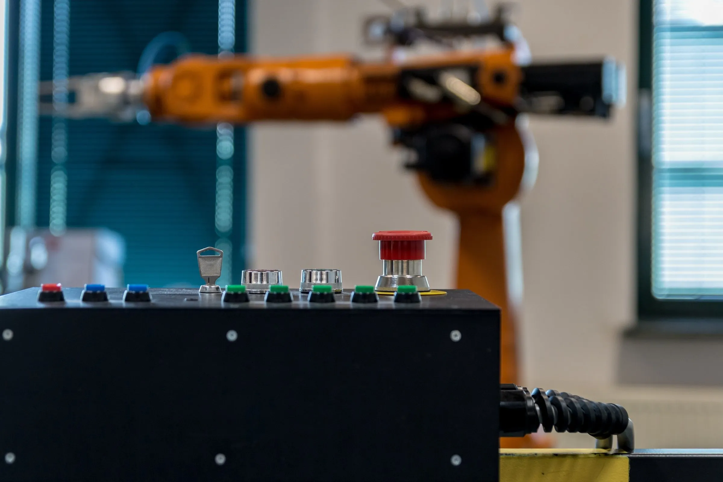 Steuerung eines Industrieroboters in der Produktion